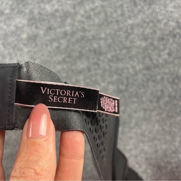VICTORIA’S SECRET Women’s Multi-way/Multiposition Black Strapless Bra size: 32B - Picture 9 of 10
